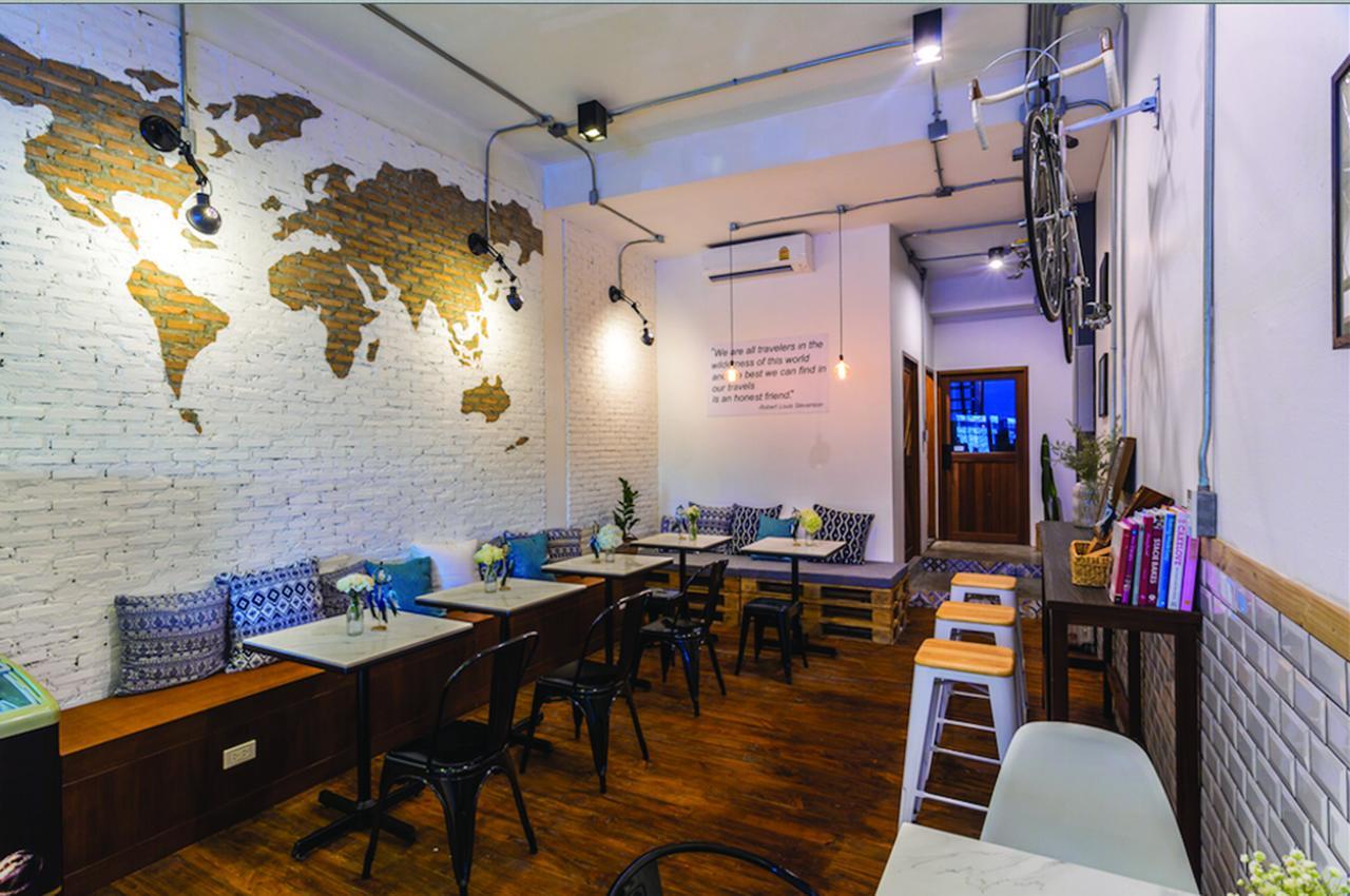 Funwahn Hostel And Cafe Chiang Mai Bagian luar foto