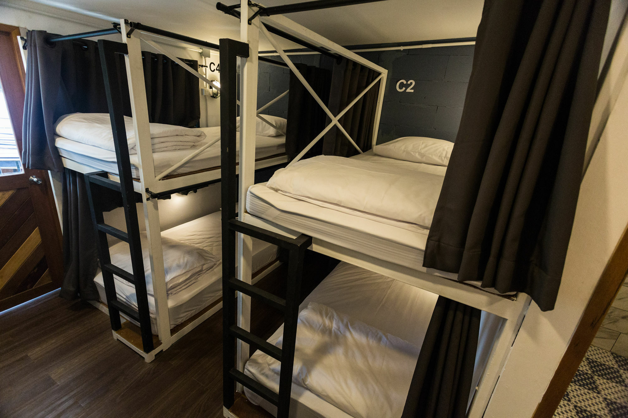 Funwahn Hostel And Cafe Chiang Mai Bagian luar foto