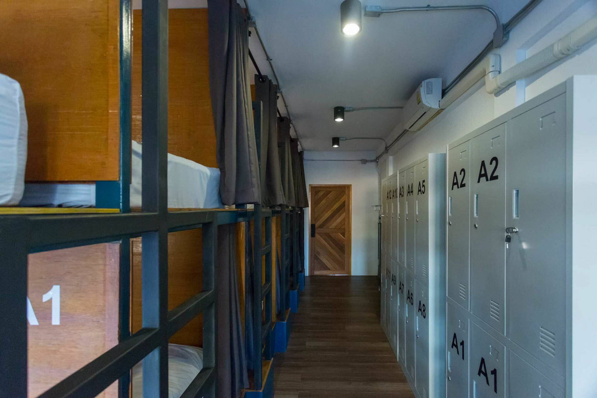 Funwahn Hostel And Cafe Chiang Mai Bagian luar foto