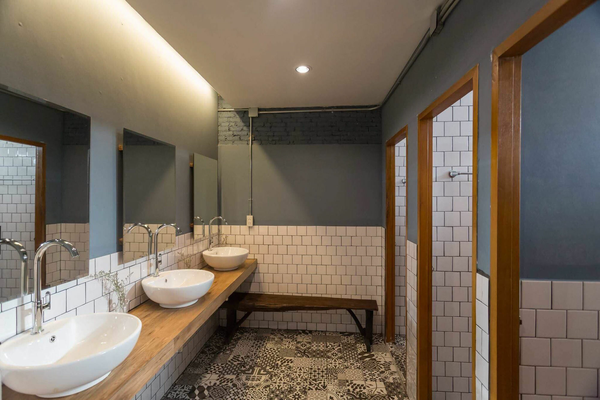 Funwahn Hostel And Cafe Chiang Mai Bagian luar foto